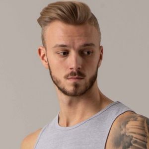 Meet your Posher, Derrick